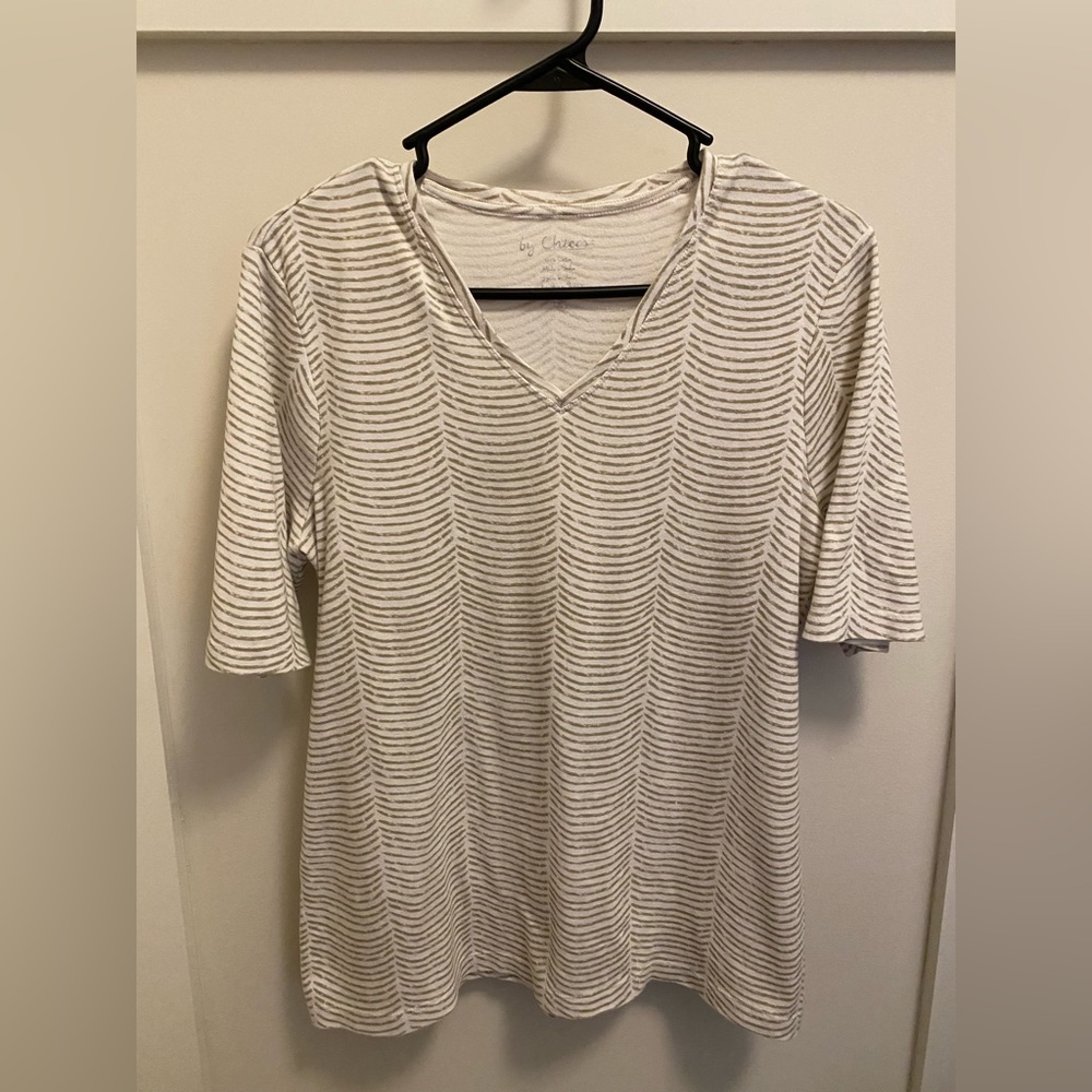 Chicos tee size 2 like new,